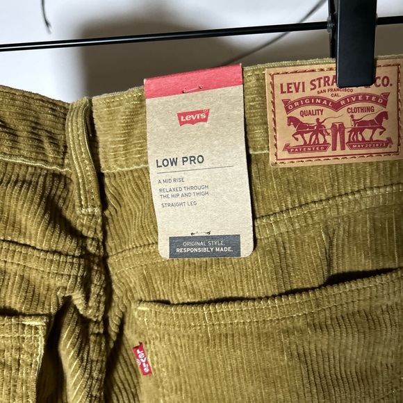 NEW Levi’s Midrise Straight Leg Dark Yellow Corduroy Pants, 29x30 - Picture 4 of 6
